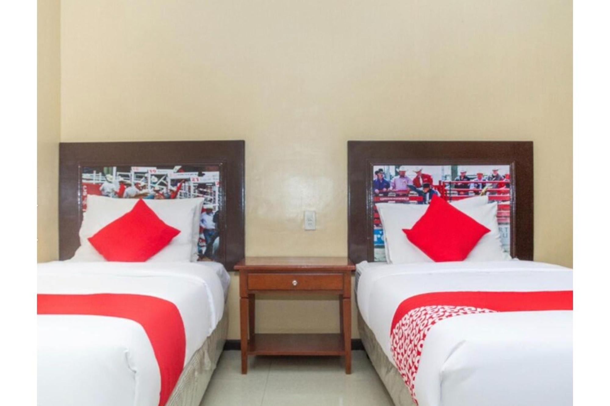 Oyo 133 Jazzy James Country Hotel 2 Davao Екстер'єр фото